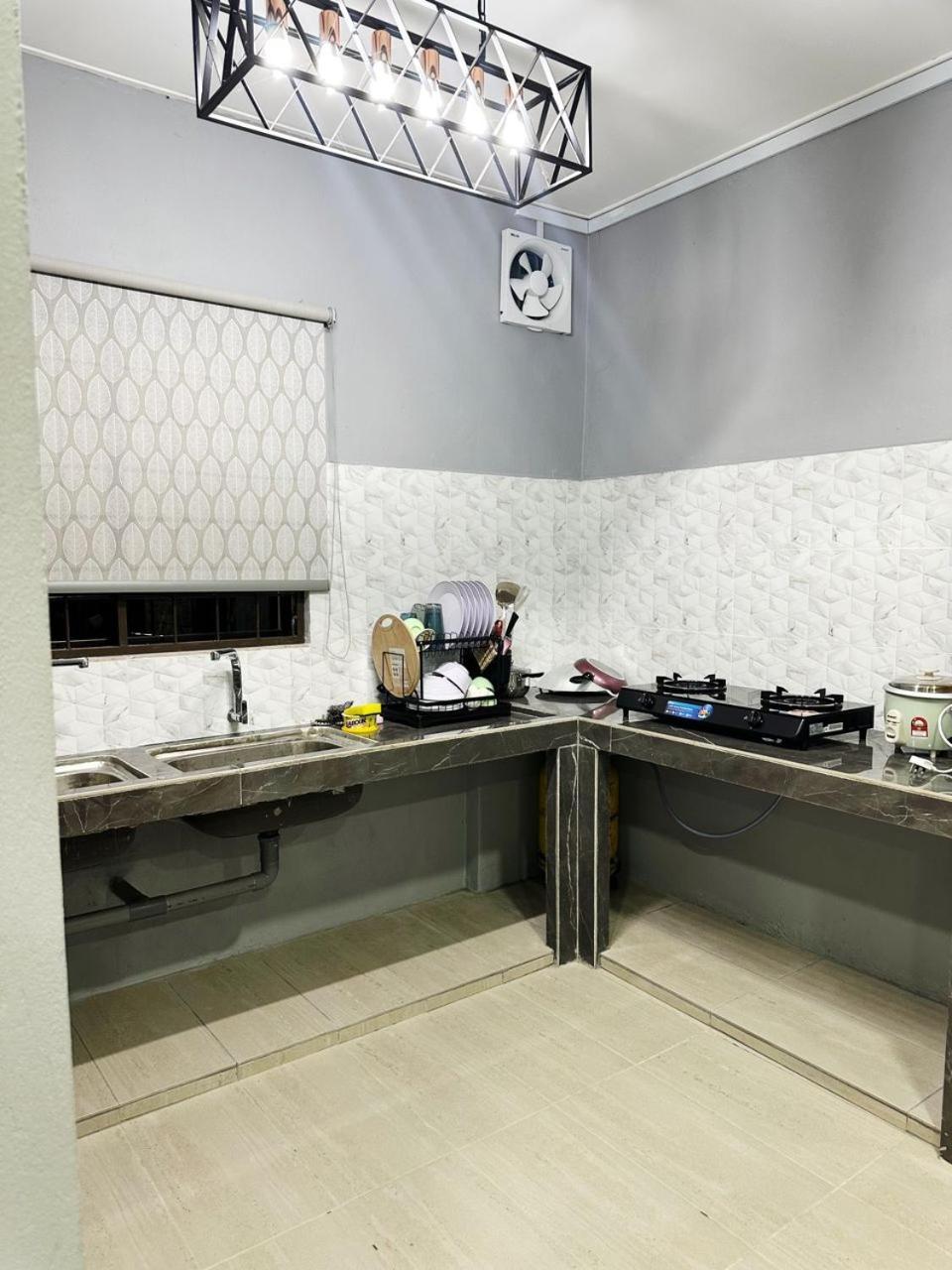 Mz Homestay تواران المظهر الخارجي الصورة